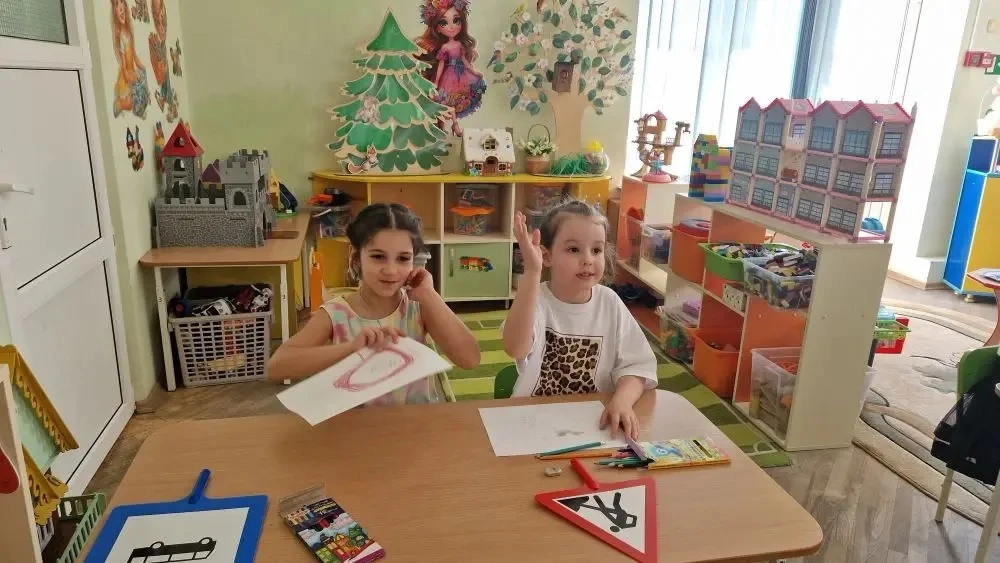 В подготовительной к школе логопедической группе прошло открытое занятие "В стране доро...