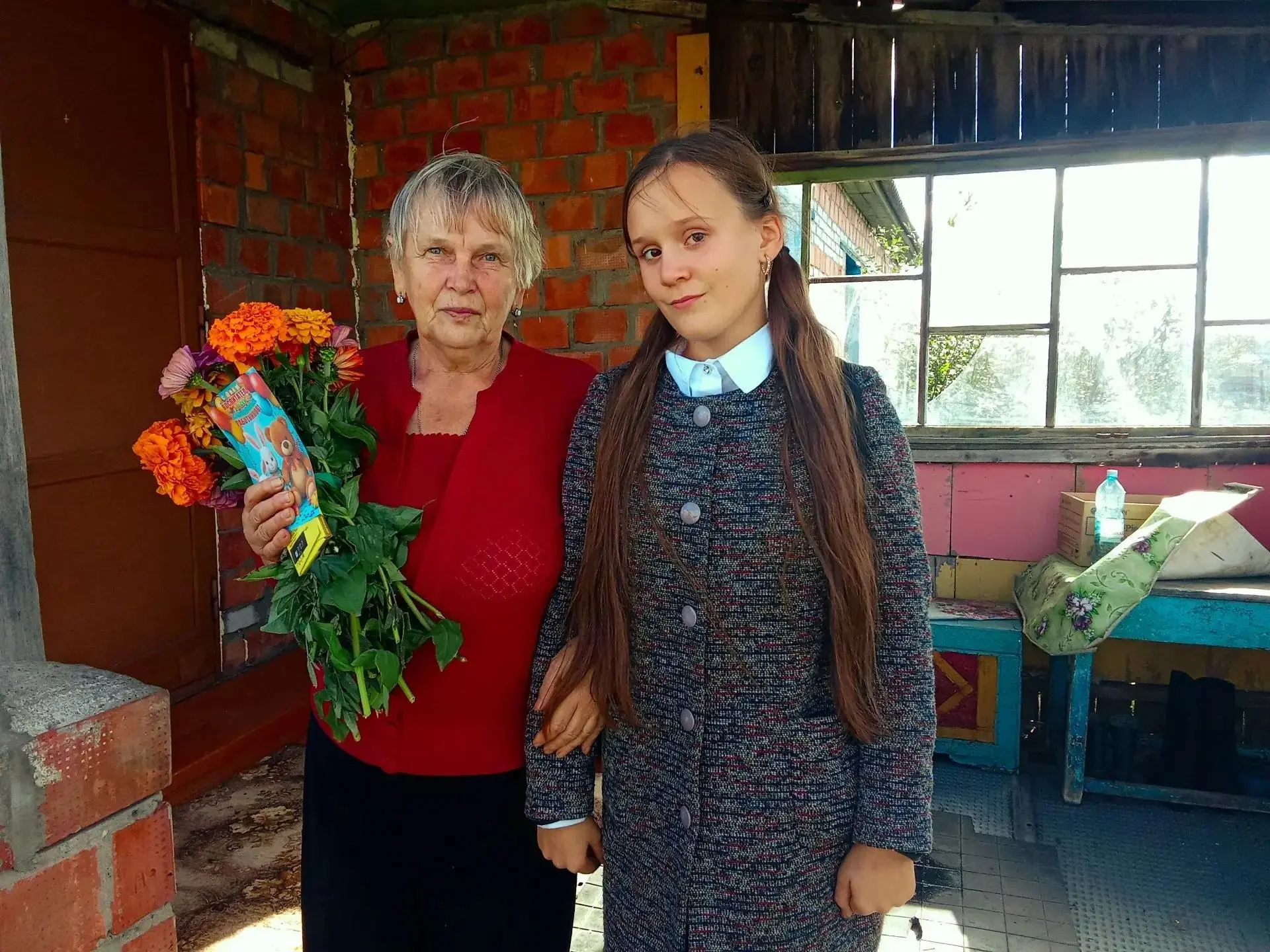 🌹Школьники поздравили ветеранов дошкольного образования