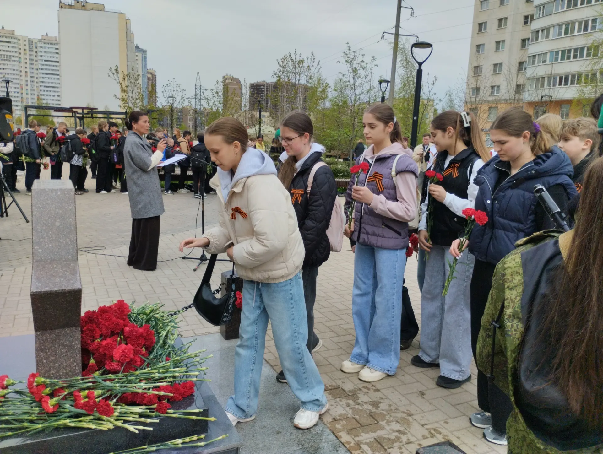 07.05.2026 г. активисты школьного музея приняли участие в районном митинге, посвящённом Дню Победы, 