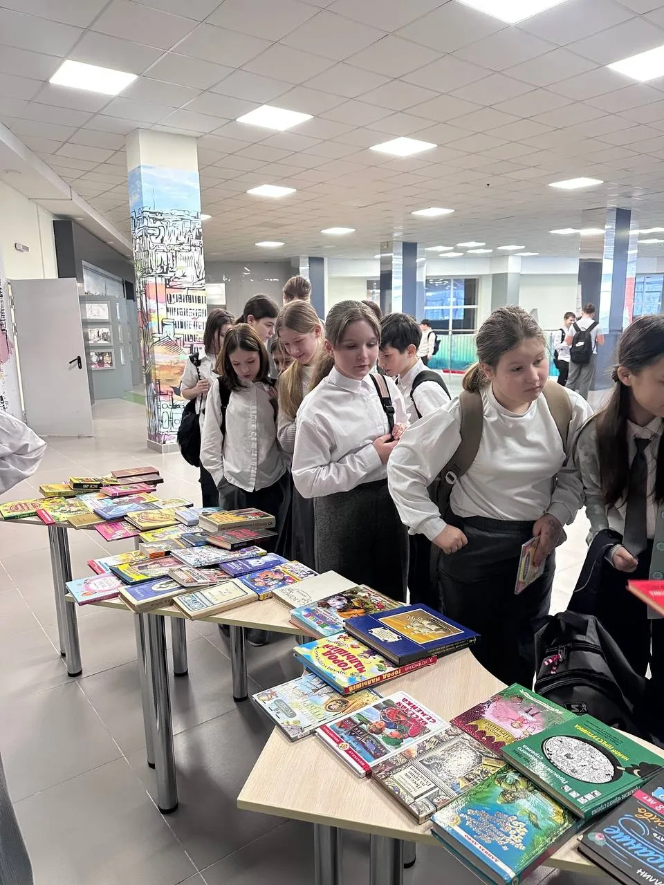 📚 14 февраля мы отмечали Международный день дарения книги!   👍 Этот праздник напоминает нам: «Книга 
