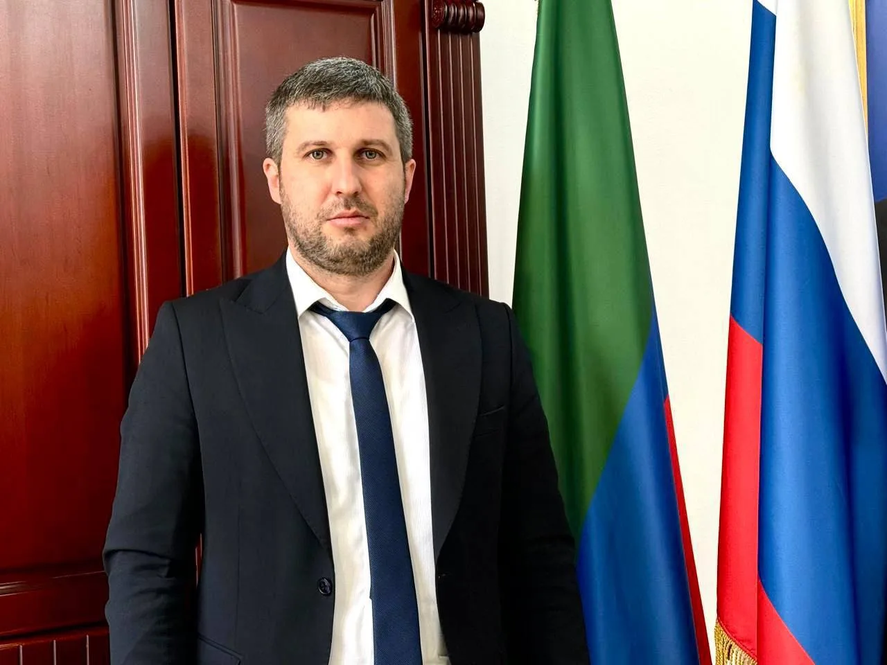 Поздравление главы Тарумовского района Василия Джамалова с Днём России.