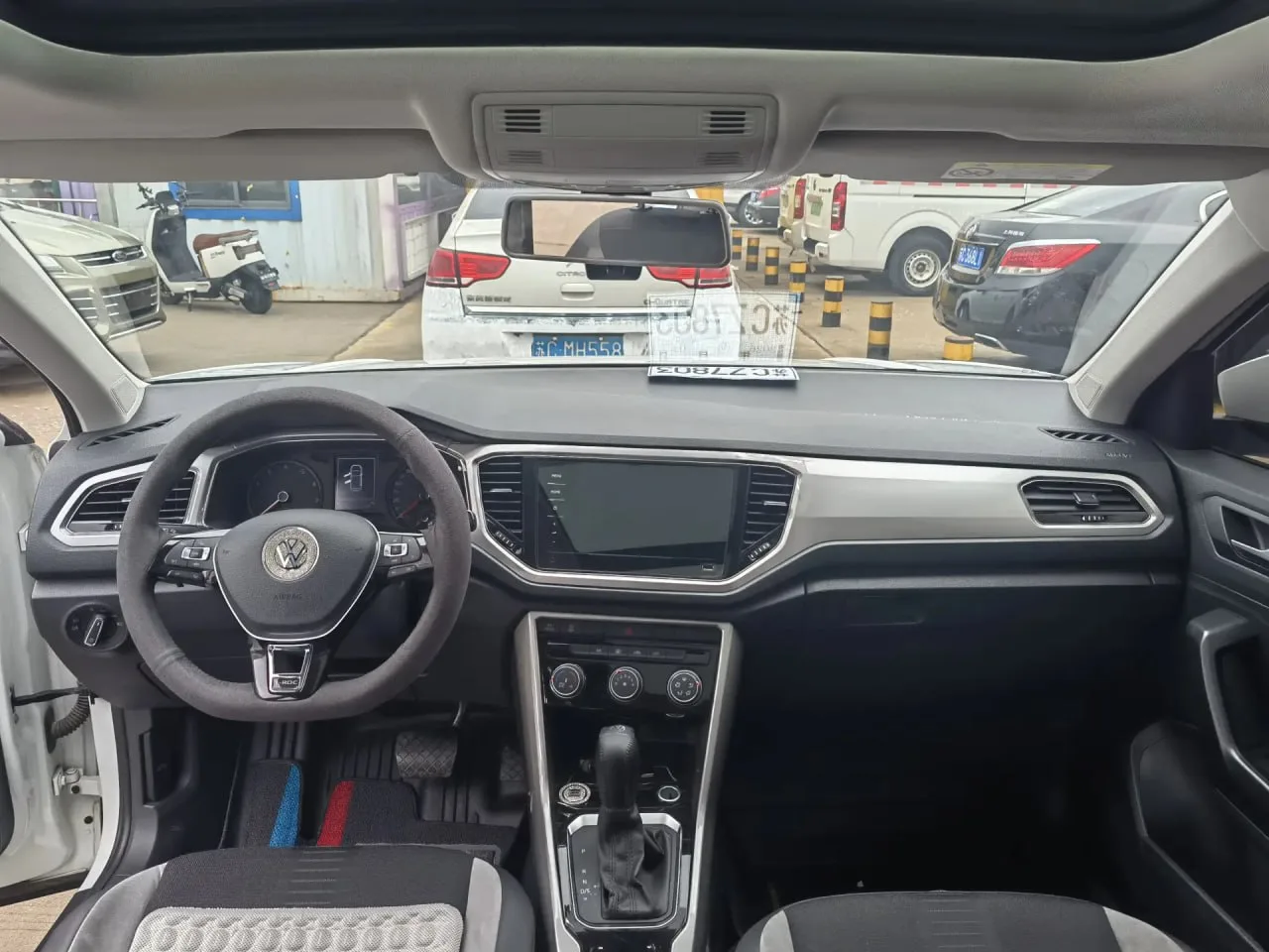 VOLKSWAGEN T-ROC TSI 280TSI Luxury под заказ из Китая!  • дата выпуска в Китае - 2023/01 • 1.4 л. бе