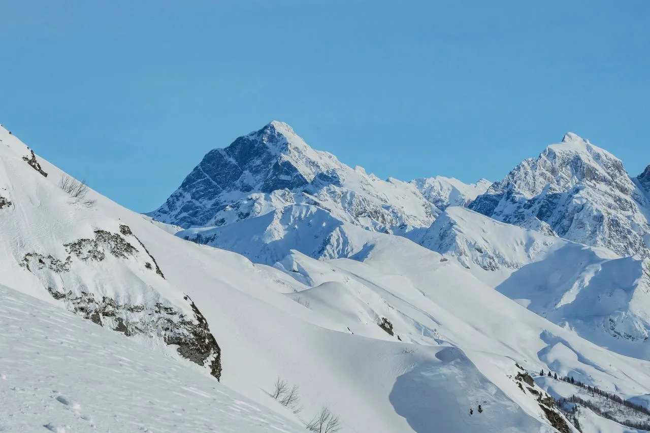 🎿 Сезонный ски-пасс с выгодой до -30% — твой безлимитный пропуск в зиму!