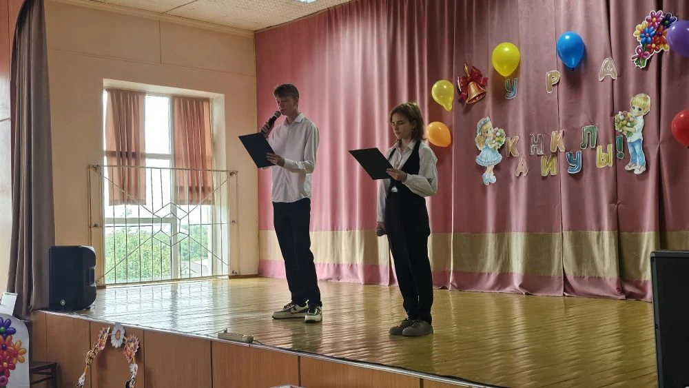 💐💐💐💐💐💐💐💐💐💐💐Сегодня в нашем любимом лицее состоялись торжественные линейки, н...