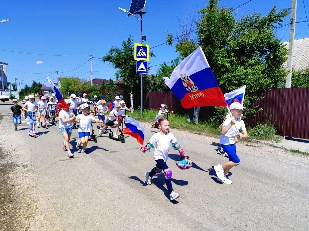 Колёса крутятся, в глазах огонь!