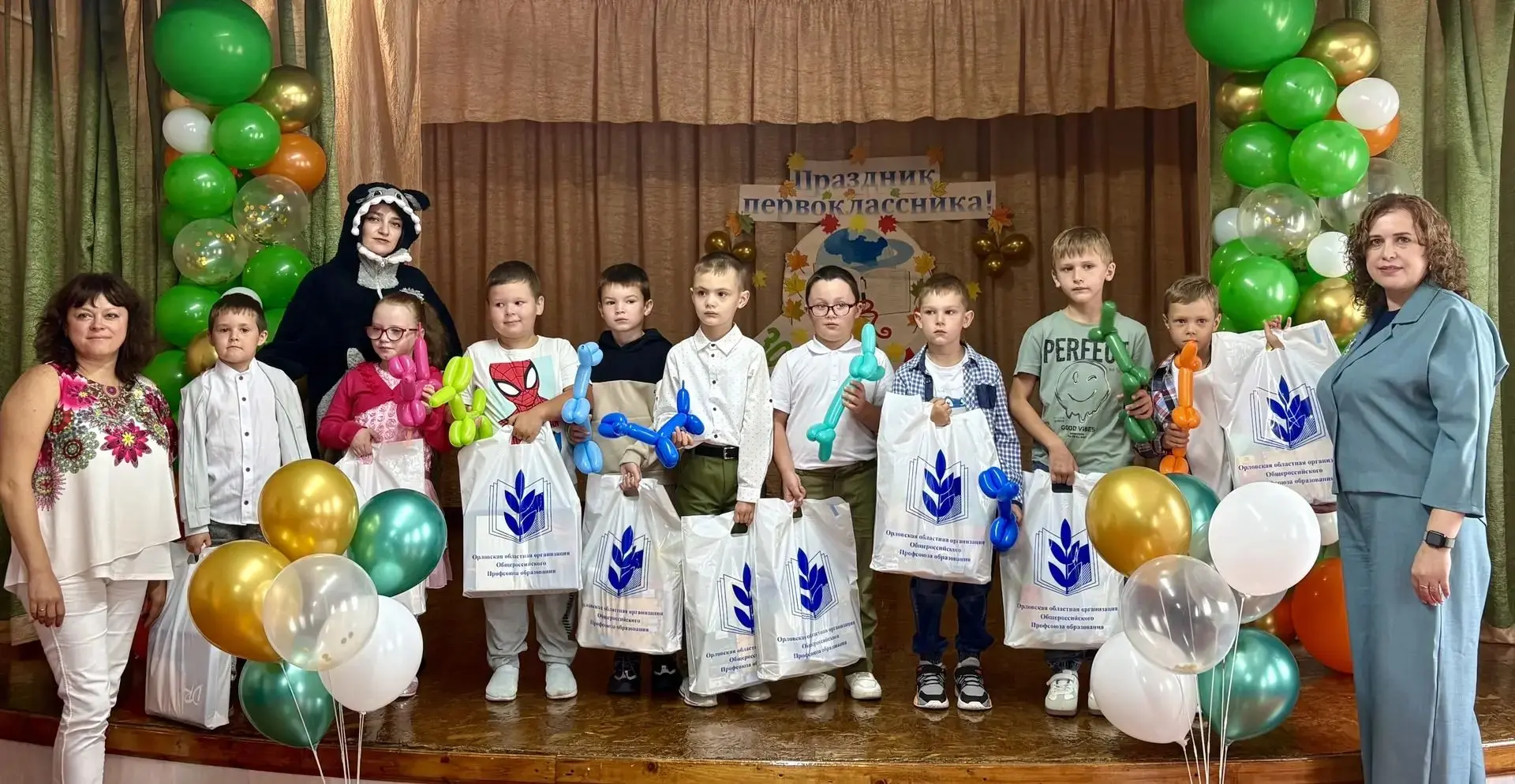 ПЕРВЫЙ РАЗ В ПЕРВЫЙ КЛАСС: маленькие звёздочки готовятся к учёбе! 🎒
