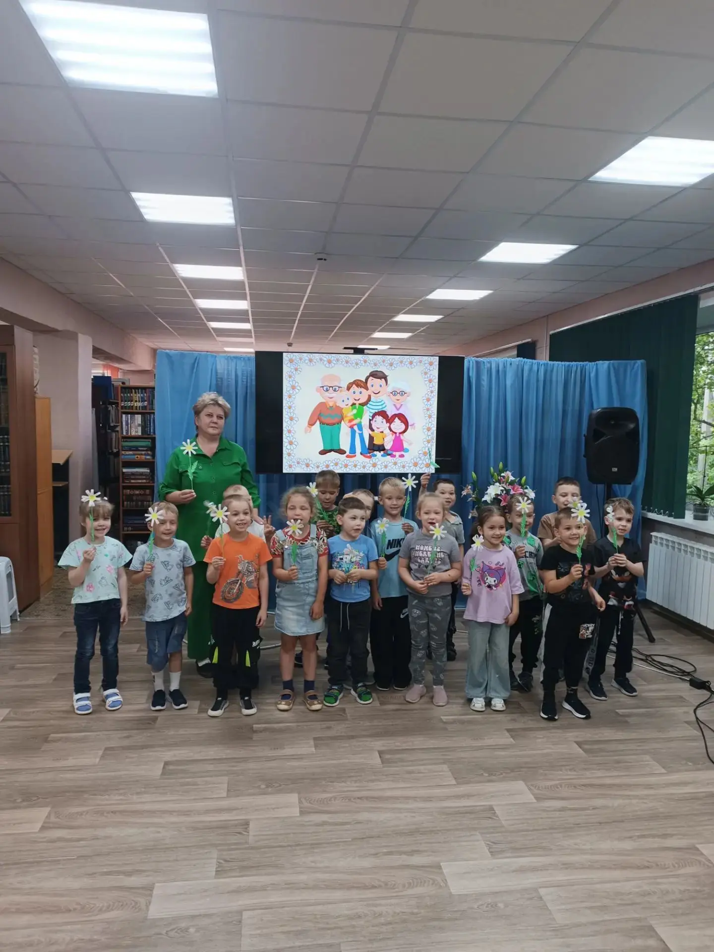 #ДеньСемьЛюбвиИверности
ПРАЗДНИЧНАЯ РОМАШКА - ТЁПЛОЕ СЛОВО ДЛЯ СЕМЬИ

В преддверии Дня семьи, любви 