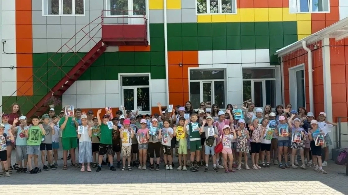 🇷🇺 #РодинойГоржусь: День России в каждом сердце! ❤️

Во всех лагерях дневного пребывания и в загор