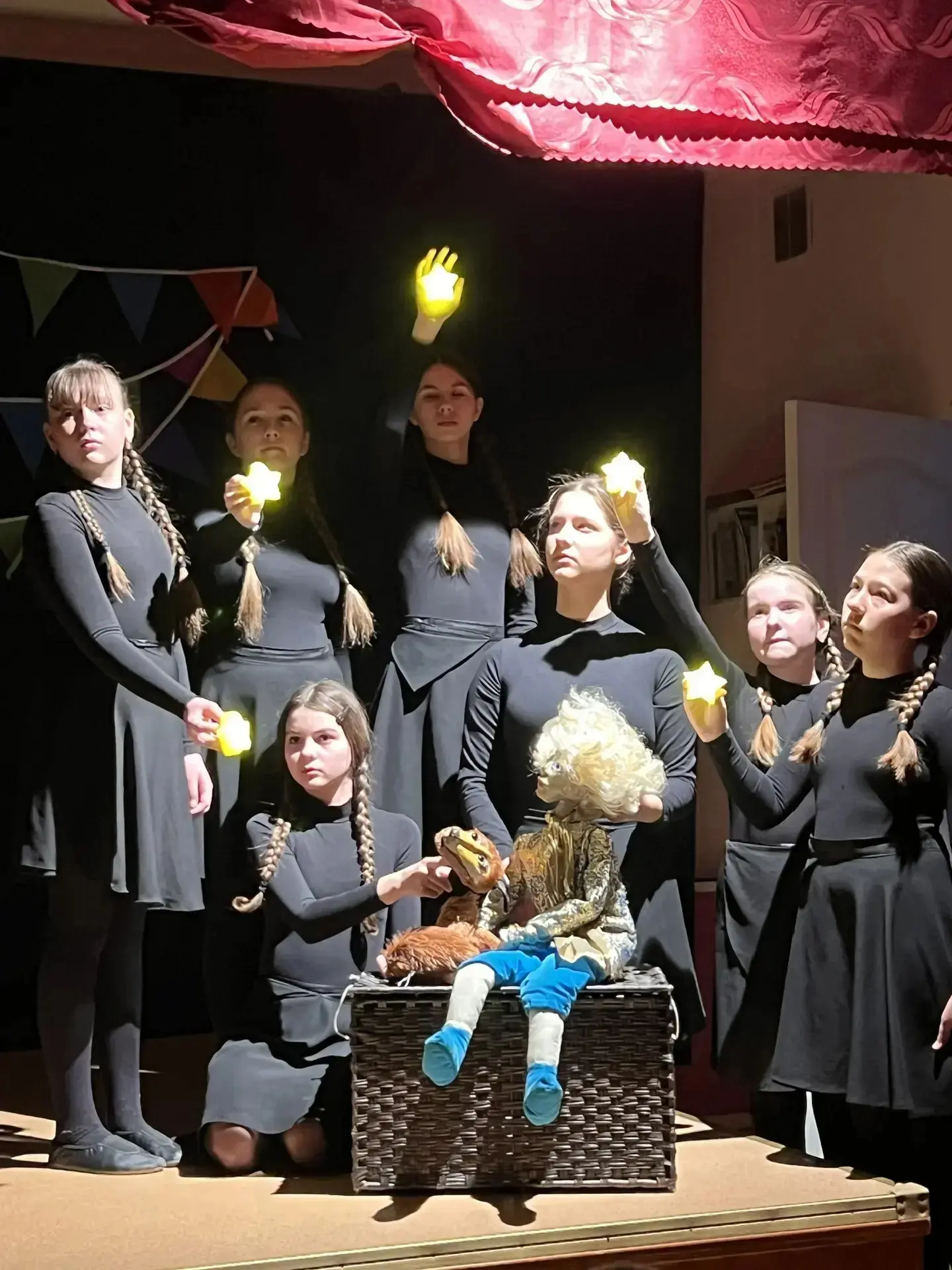 КУКОЛЬНЫЙ ФЕЙЕРВЕРК К ПАСХЕ  ✨️ 17 апреля в Центре дополнительного образования «Логос» наш театр кук
