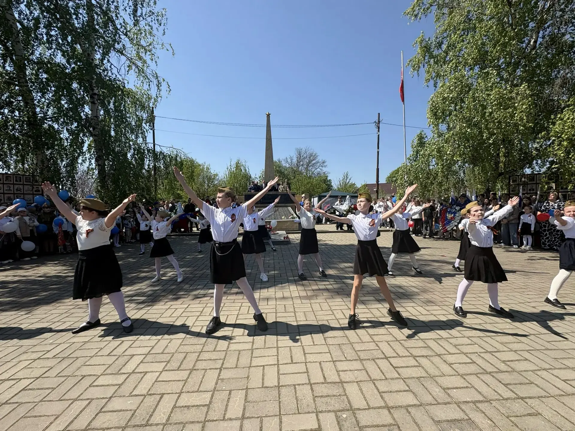 🎖️ 9 Мая — День Великой Победы! 🎖️ Сегодня МБОУ СОШ 6 с гордостью и уважением приняла участие в торж