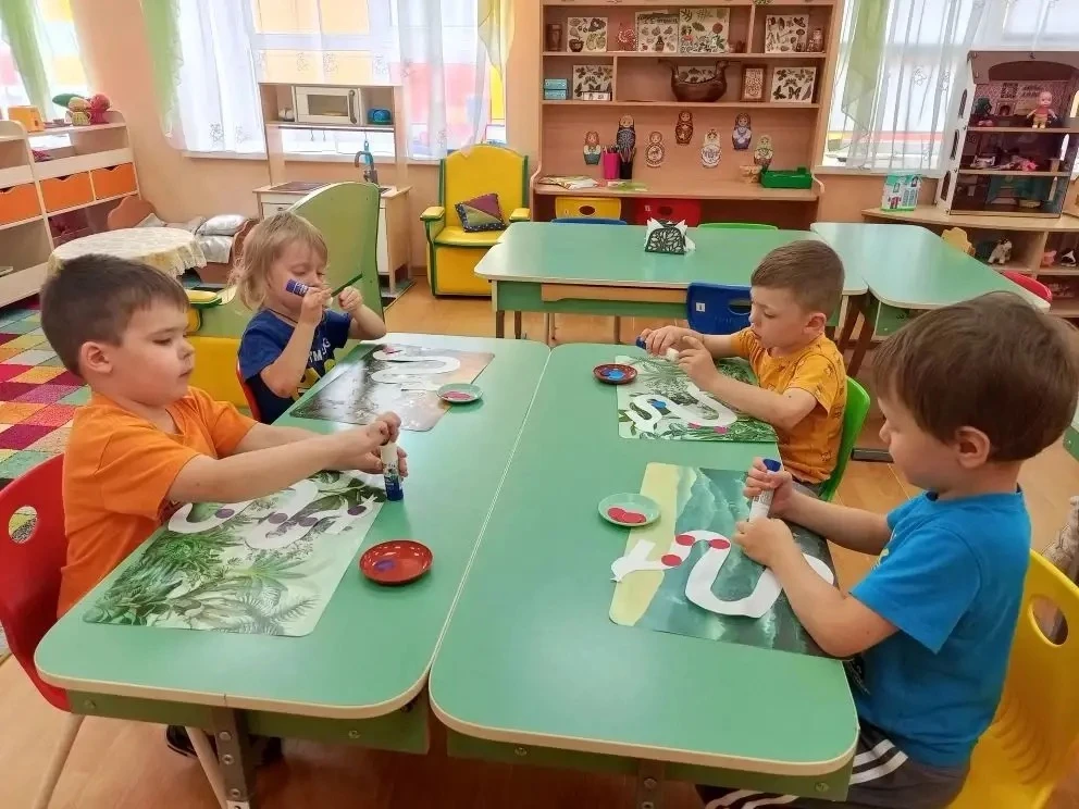 🐻 Дошкольное отделение «Чебурашка»

🐍 Какими бывают змеи, что они едят и почему важны для природы?