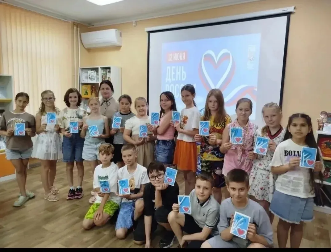 Лето - прекрасное время года!☀ 

Это время летних каникул наших учеников🤩 Хочется провести его без 