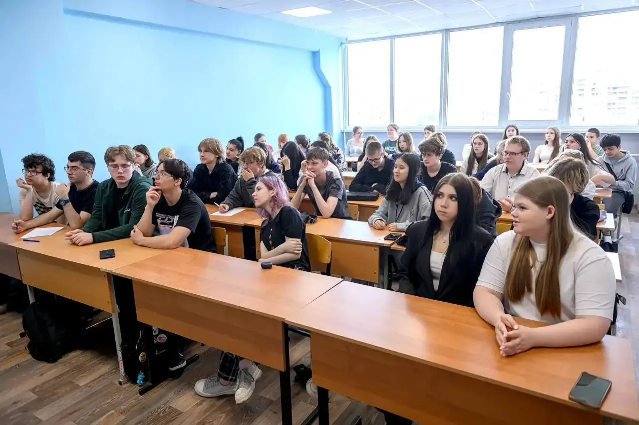 👍 Путешествие по разным странам совершили подольские студенты на познавательной викторине  Интеллект