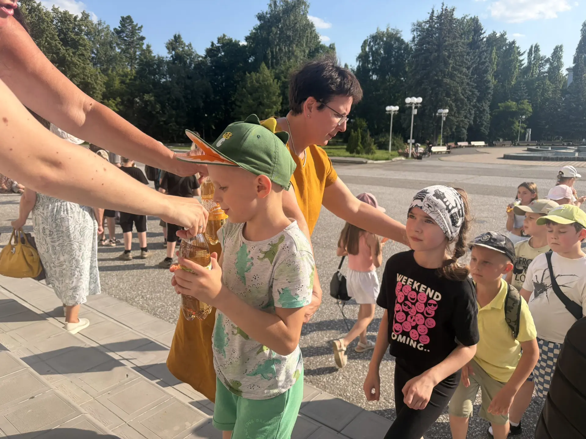Ещё один день — ещё одна порция лимонада в «Современнике»! 🍋

Сегодня за микшерским пультом — ребят