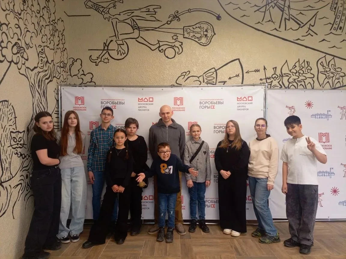 🎭Новости школьного театра «Созвездие»  Юные актёры посетили музыкальный спектакль театральной студии