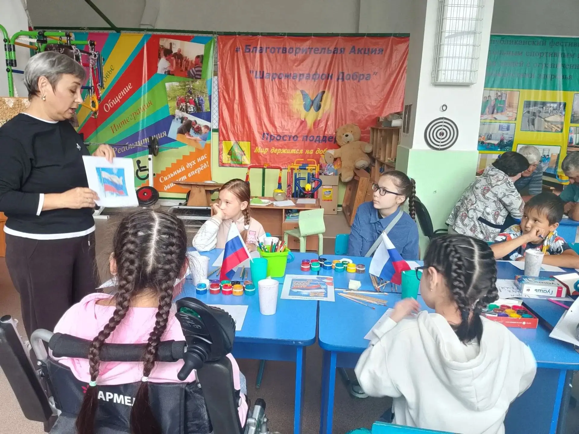 🌺Вчера педагоги Детской школы искусств им. Г. Сулейманова подарили детям с ограниченны...