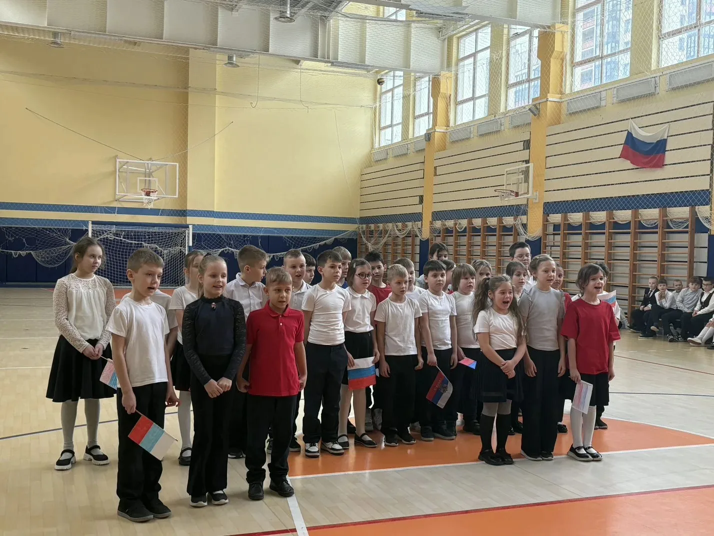 🇷🇺 Память в песнях и лицах В преддверии 23 февраля наша школа наполнилась особой атмосферой мужества