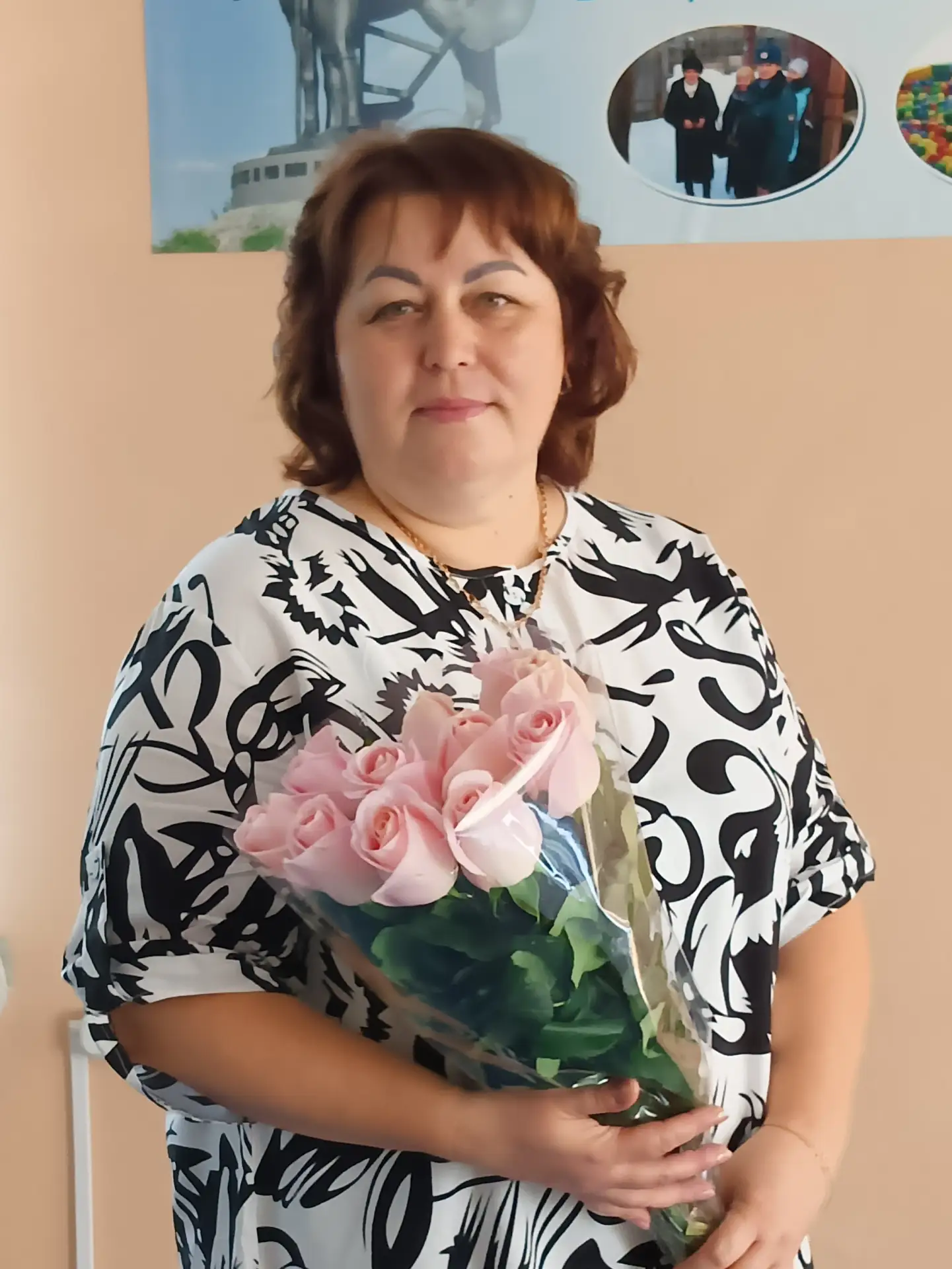 В честь юбилейной даты самые тёплые слова от своих коллег принимает специалист по социа...