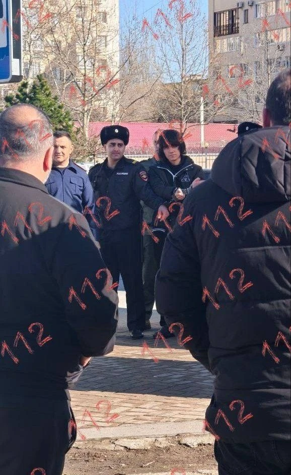 ⚡️Анапского стрелка привезли к техникуму, чтобы провести следственные действия  Что известно о вчера