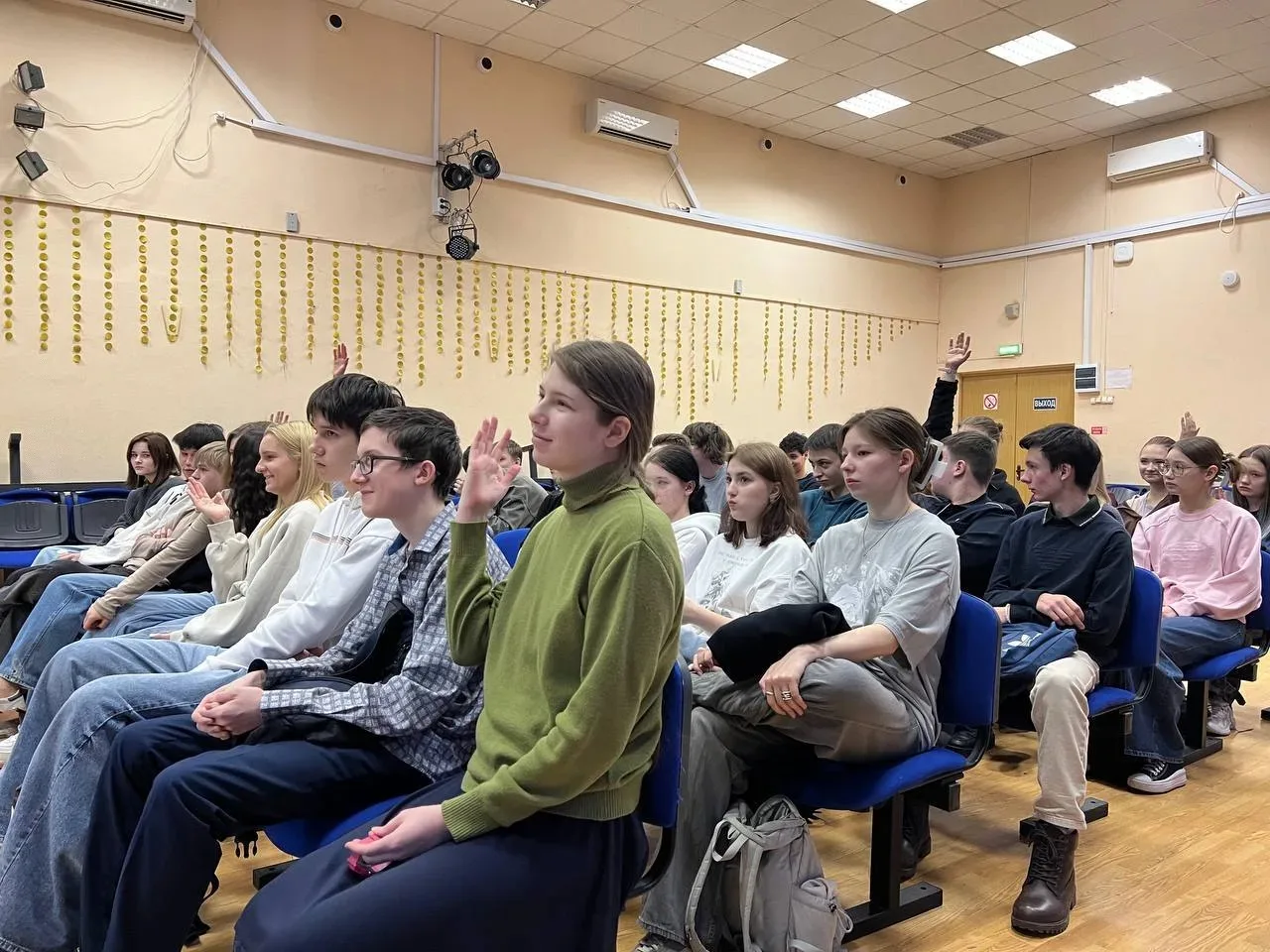 🧬 Встреча с экспертами  📍 Ленинский проспект, 34А  ⚡️ Для учеников 10-х классов состоялась встреча с