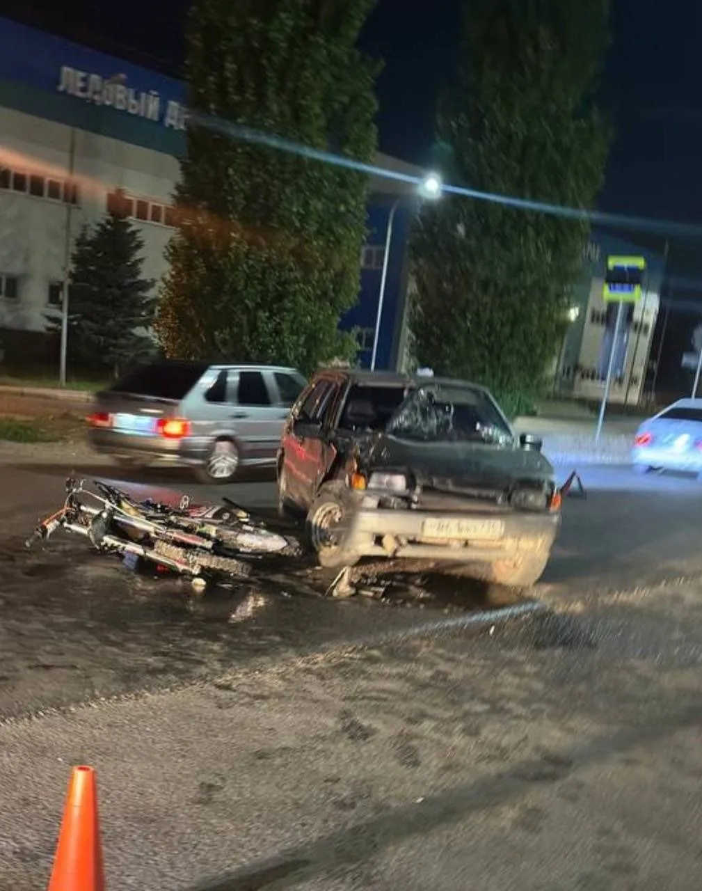 🏍️ В Пестрецах  подросток на мотоцикле двигался на заднем колесе, не заметил автомобиль и врезался 