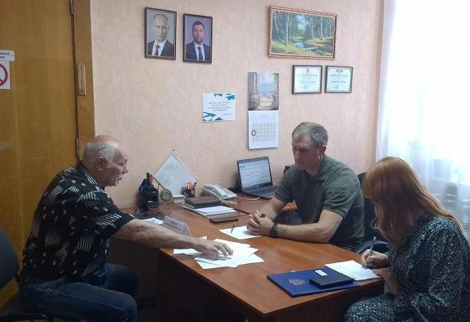 Глава Шахтерского округа провел прием граждан

Сегодня, 15 июня, глава Шахтерского округа Александр 