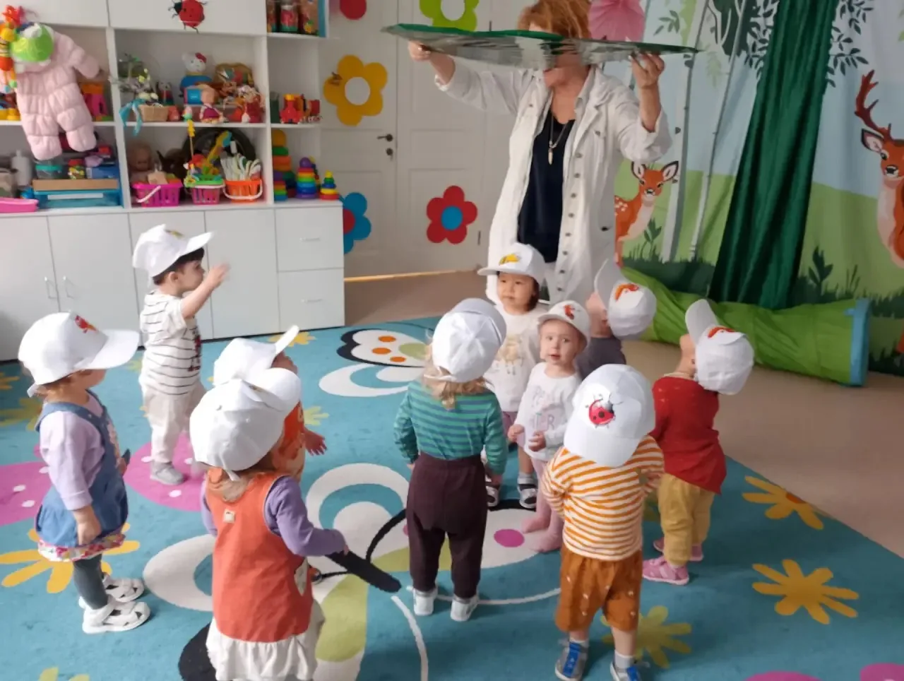 🍃 Наши малыши превратились в настоящих летних букашек! В группе №1 прошла увлекательная и очень заб