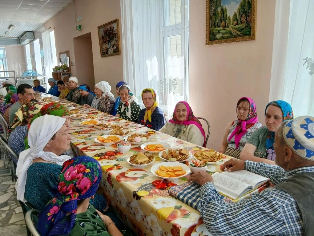 В преддверии священного праздника Курбан-байрам стены нашего дома наполнились особым светом — светом