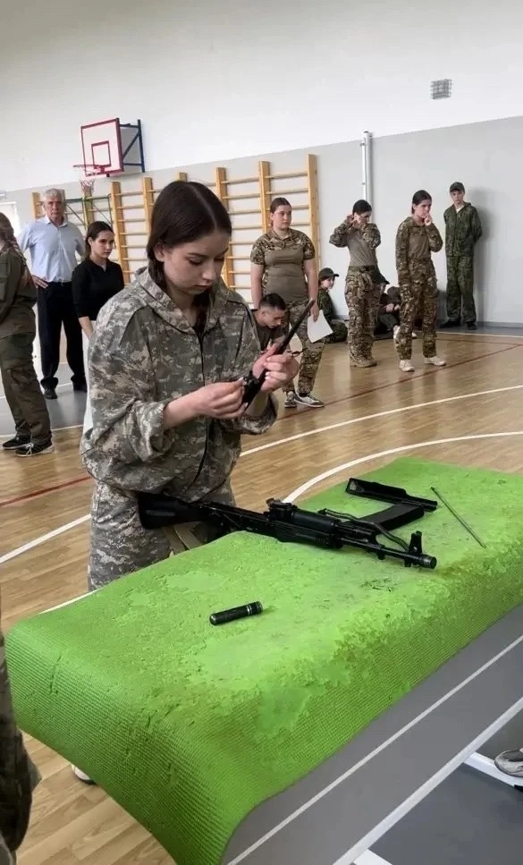 Участники ВПК «Медведь» достойно представили нашу школу на спартакиаде Белгородского района, посвящё
