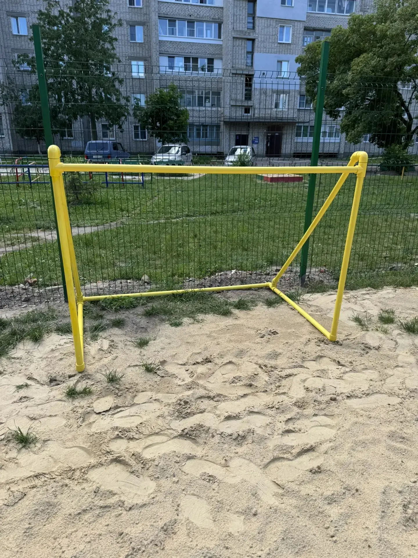 Друзья! ☀️

Новая спортивная площадка во дворе Артёма, 40 и Красногвардейской, 65 полностью готова ☺