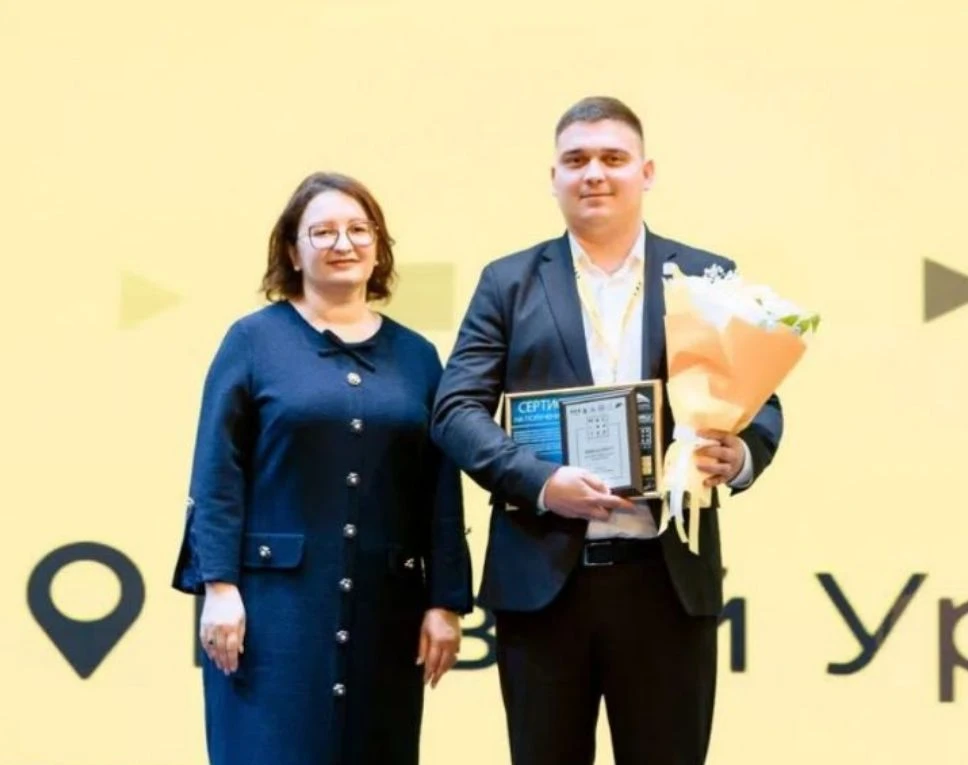 Преподаватель Чувашского аграрного колледжа Виталий Петров забрал спецприз "Наставник н...