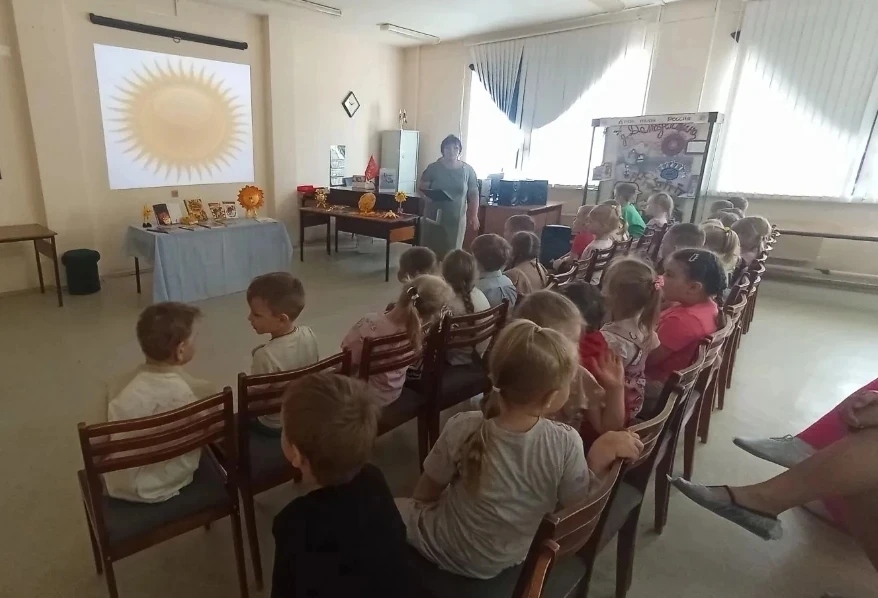 📚«Познавательное путешествие в мир книг: экскурсия в библиотеке»