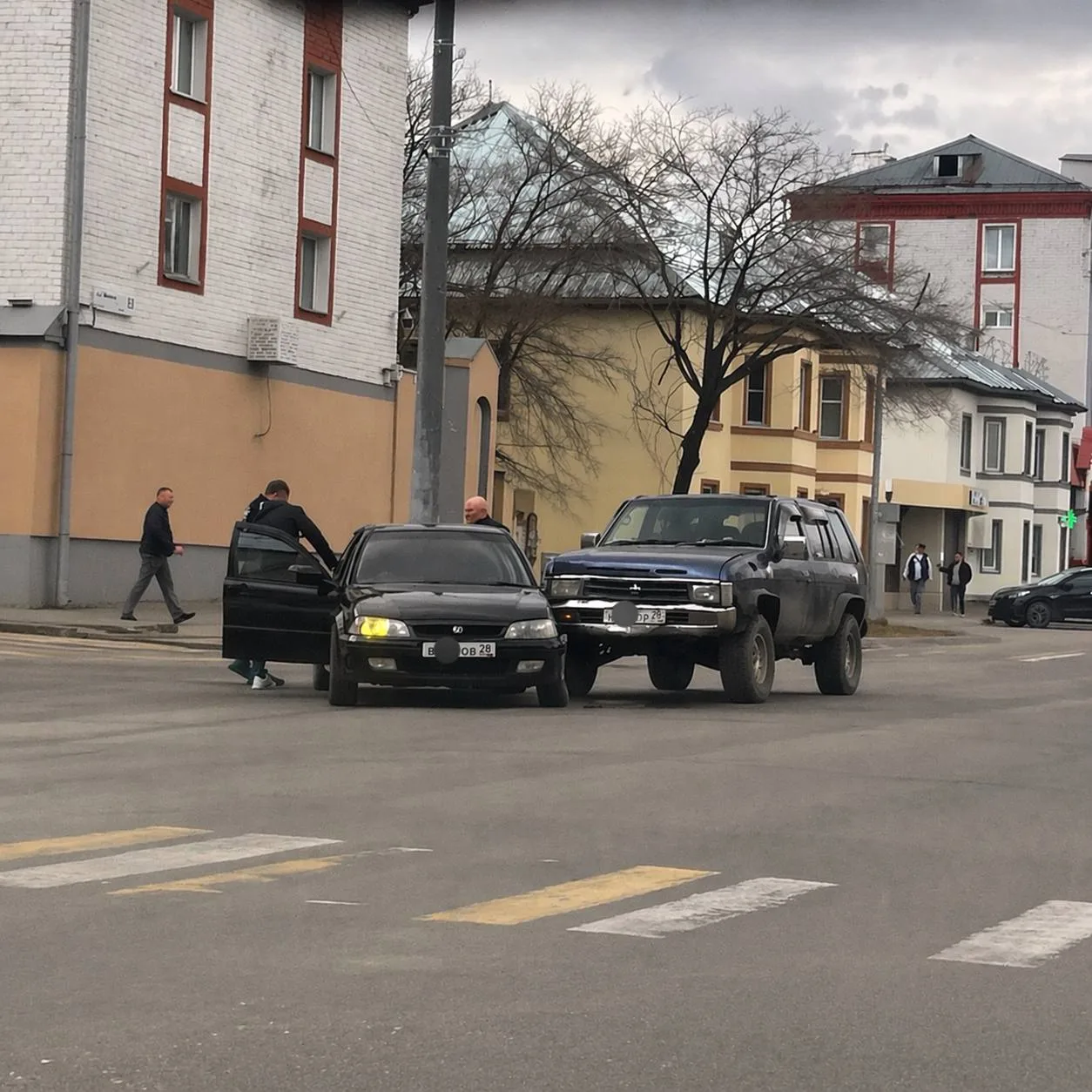 ДТП в центре Свободного: на перекрёстке Ленина и Кручинина столкнулись автомобили  В Свободном 12 ап