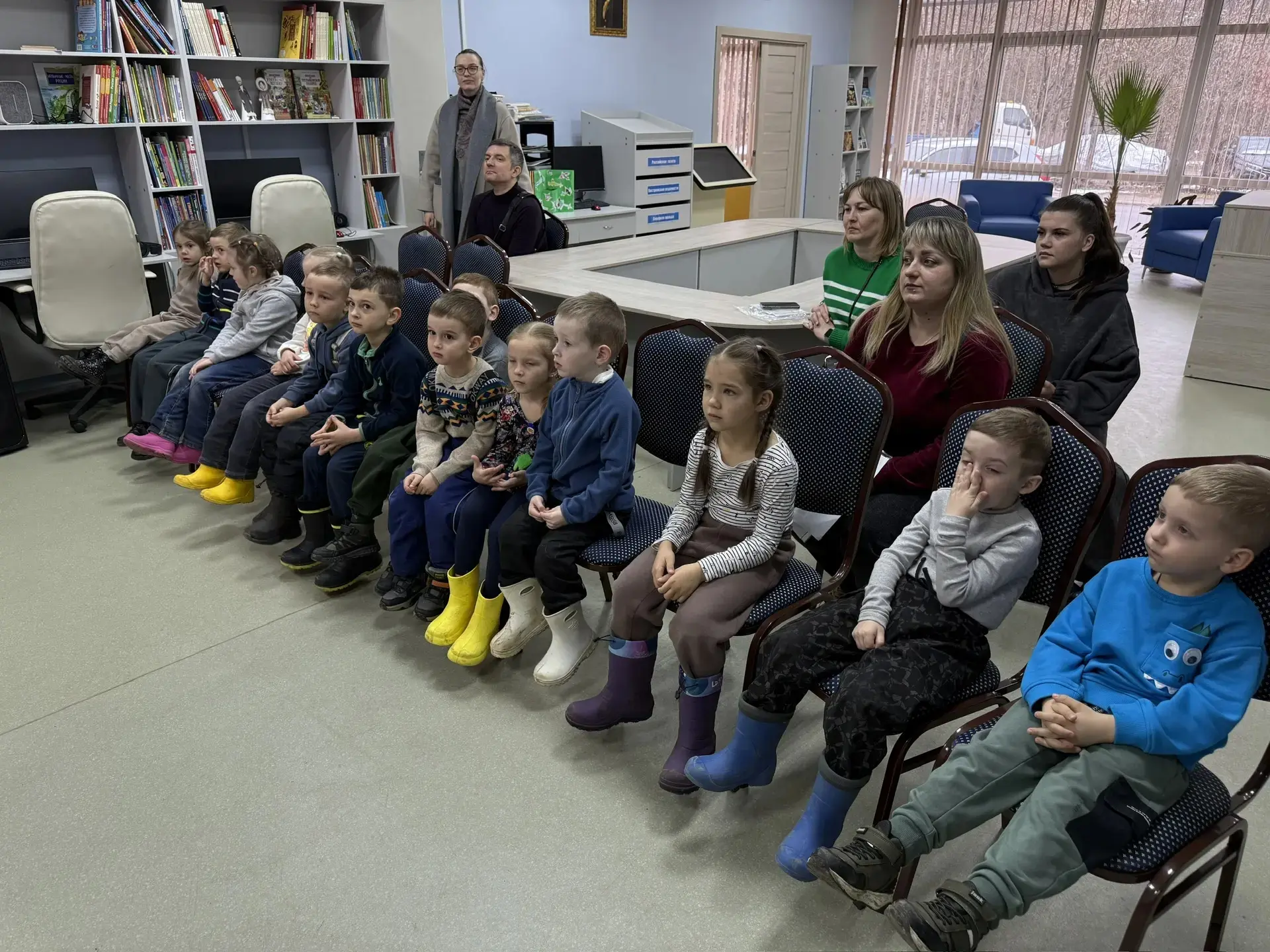 Экскурсия в библиотеку — это отличный способ приобщить дошкольников к культуре чтения. ...