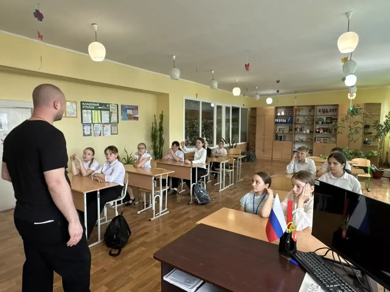 Лето без ЧП: Сотрудники ГАУ ПП «Джарылгач» пообщались с детьми перед началом летних кан...