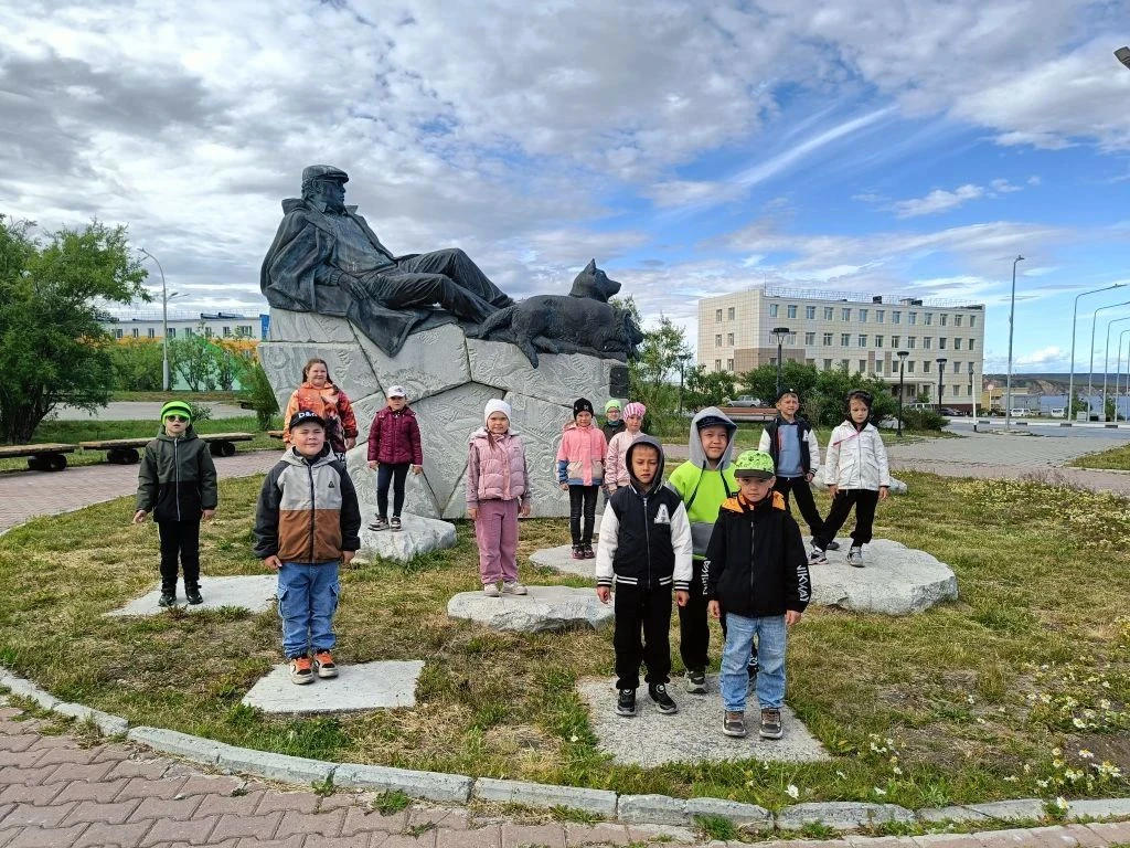 🏚Экскурсия группы "Радуга" по городу Анадырю

👫Воспитанники группы "Радуга" совершили увлекательну