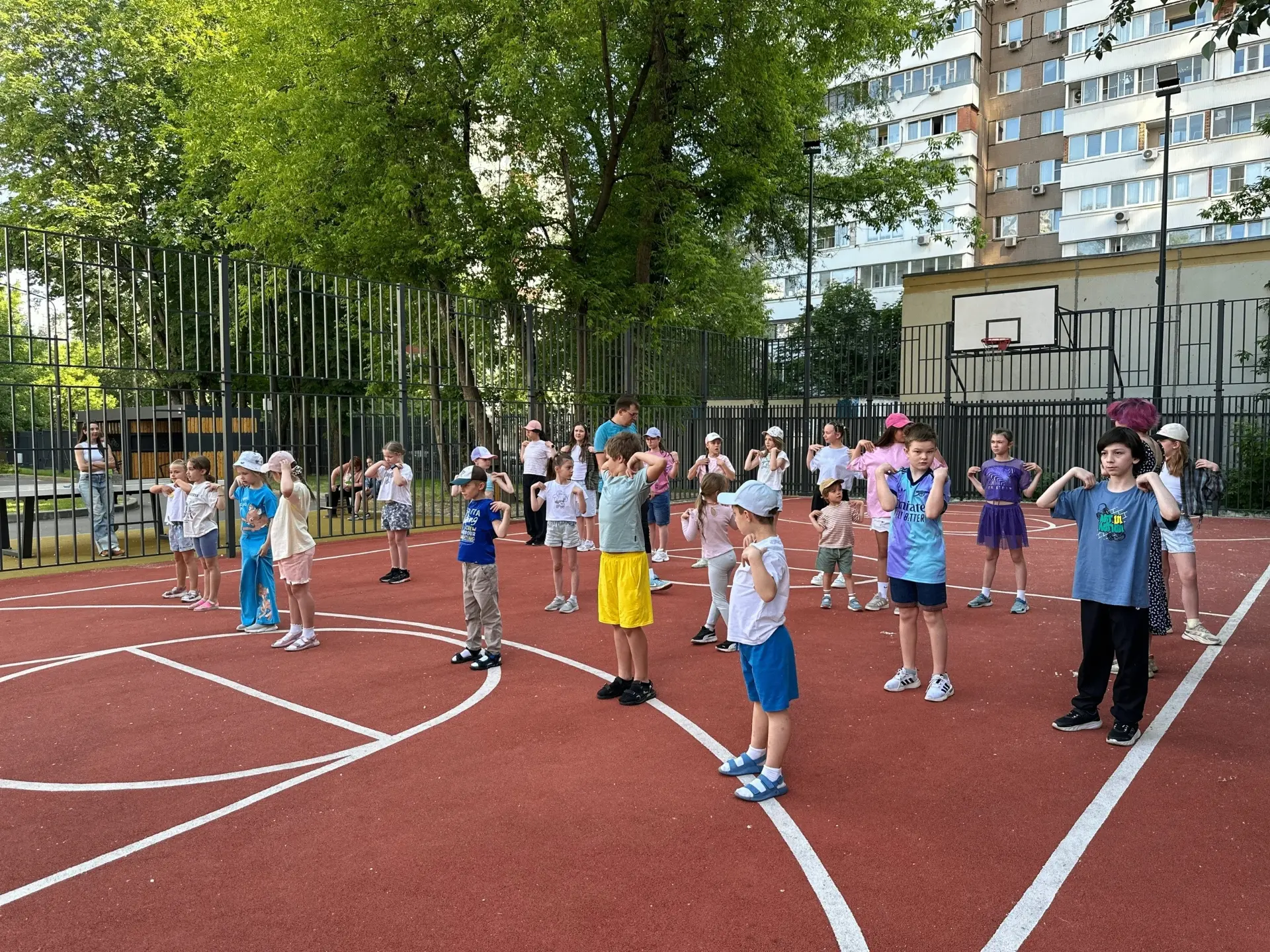 Ещё одна яркая неделя «Каникул с пользой» позади!

Ребята сегодня встретились после длинных выходных