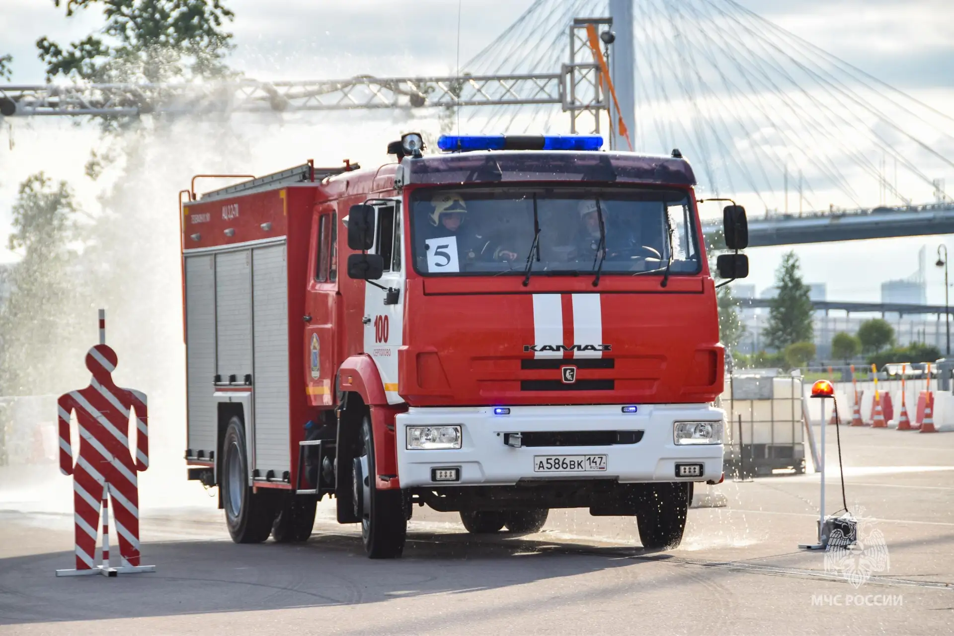 Дрифт-шоу на пожарных машинах 🚒