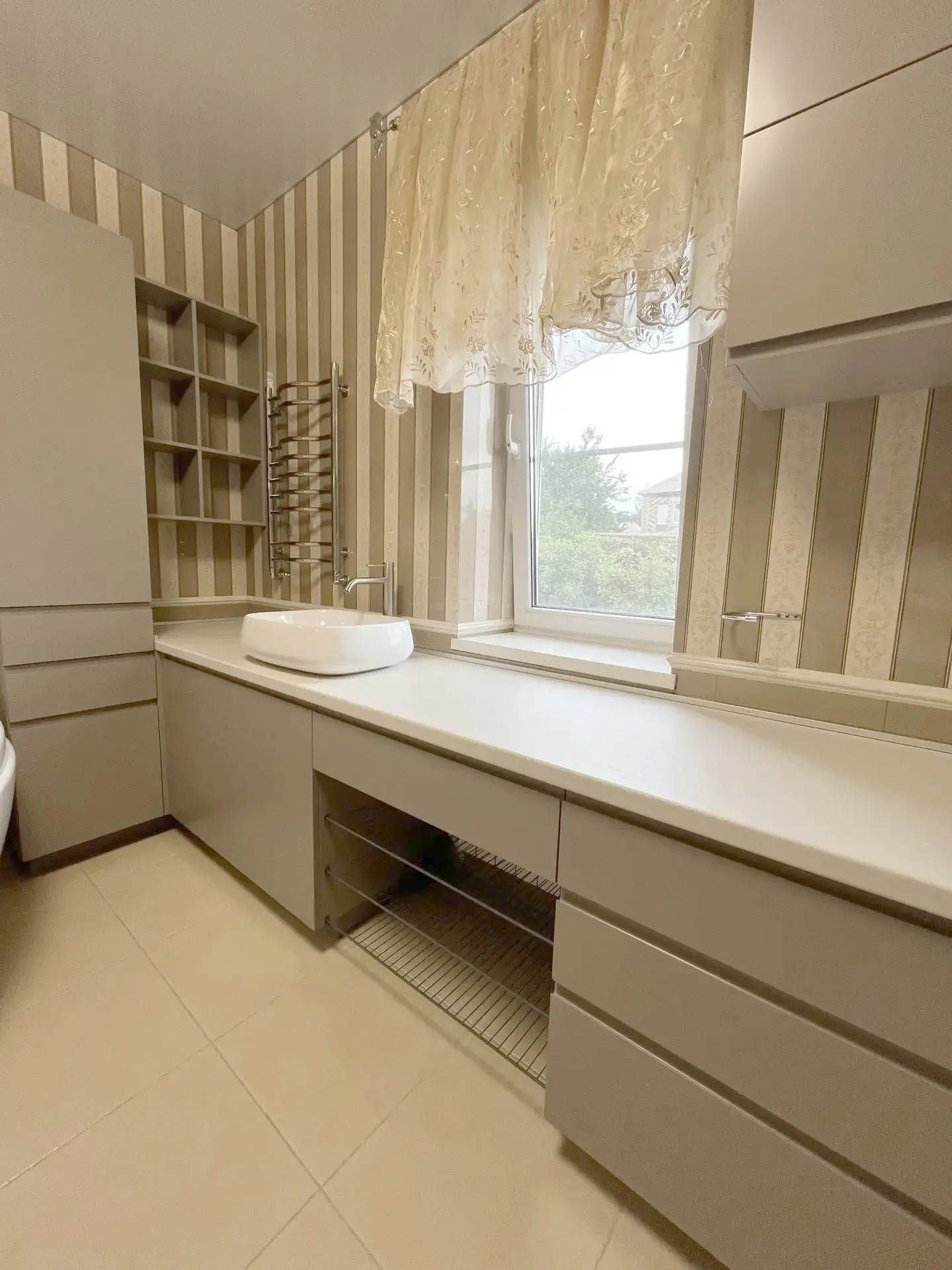 🏠 МЕБЕЛЬ ДЛЯ ПОСТИРОЧНОЙ НА ЗАКАЗ
 Порошки разбросаны, бельё некуда сложить, а техника стоит как по