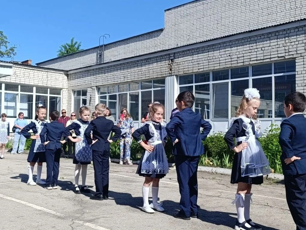🔔 Ещё один учебный год — всё.  Со своими победами, волнением перед контрольными, школьными концертам