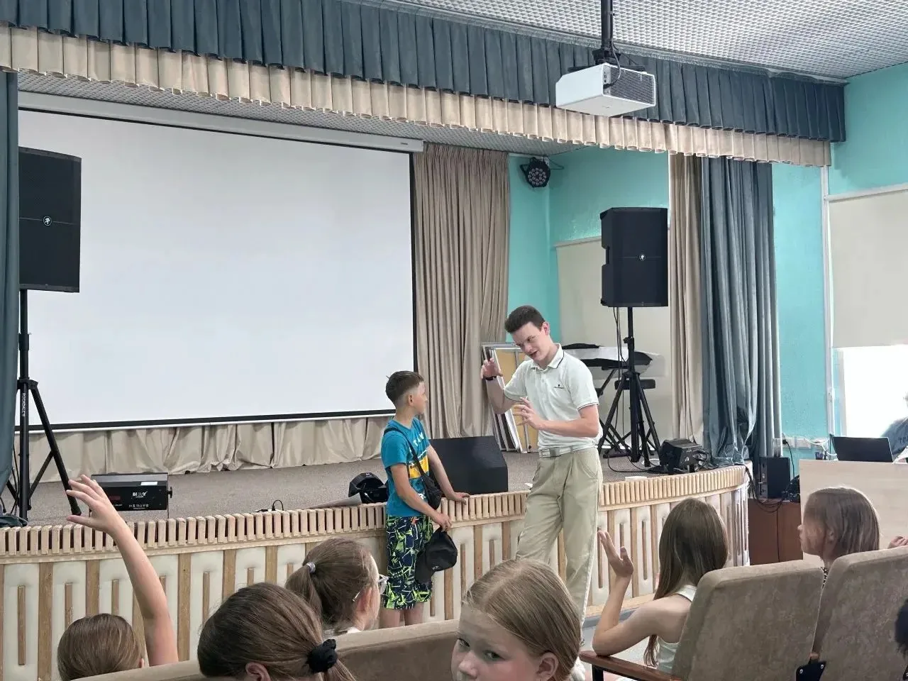 🎉 Интересные и полезные дни в школьном лагере! 🎉

В нашем школьном лагере прошли сразу два ярких м