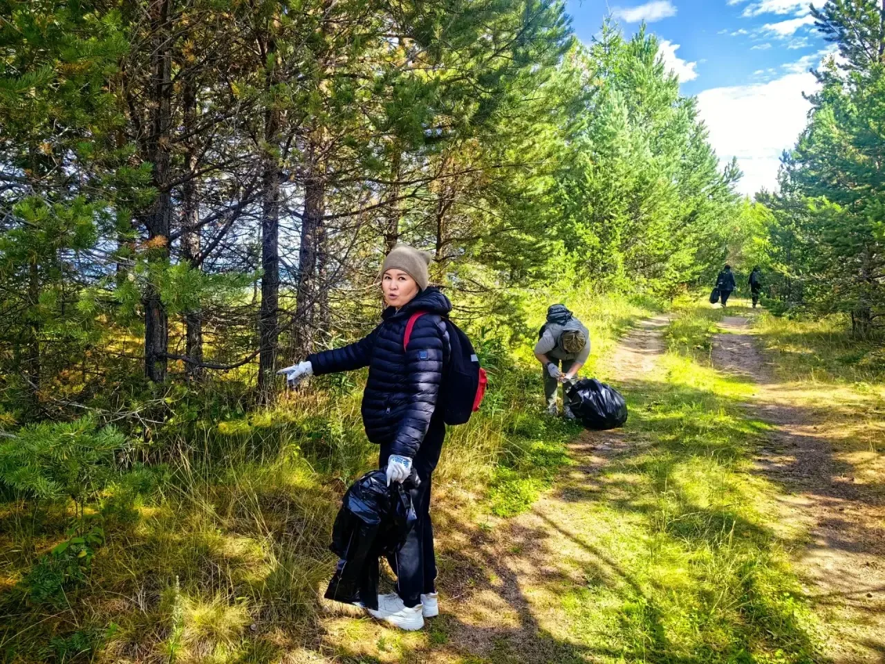 🌊 На Байкале проходит традиционная акция по уборке мусора