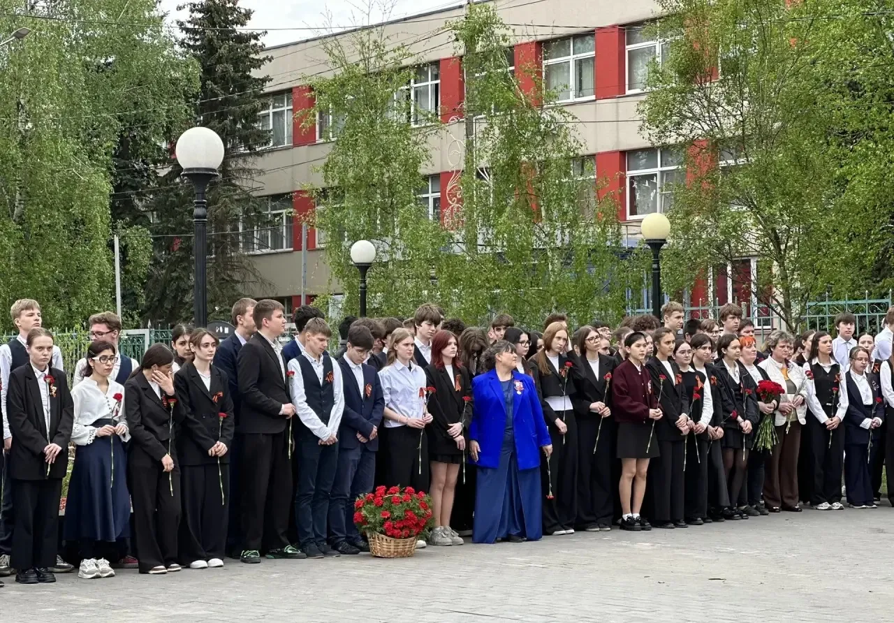 🕊️Сегодня в преддверии Дня Великой Победы у памятника воинам, погибшим в годы войны, прошёл торжеств