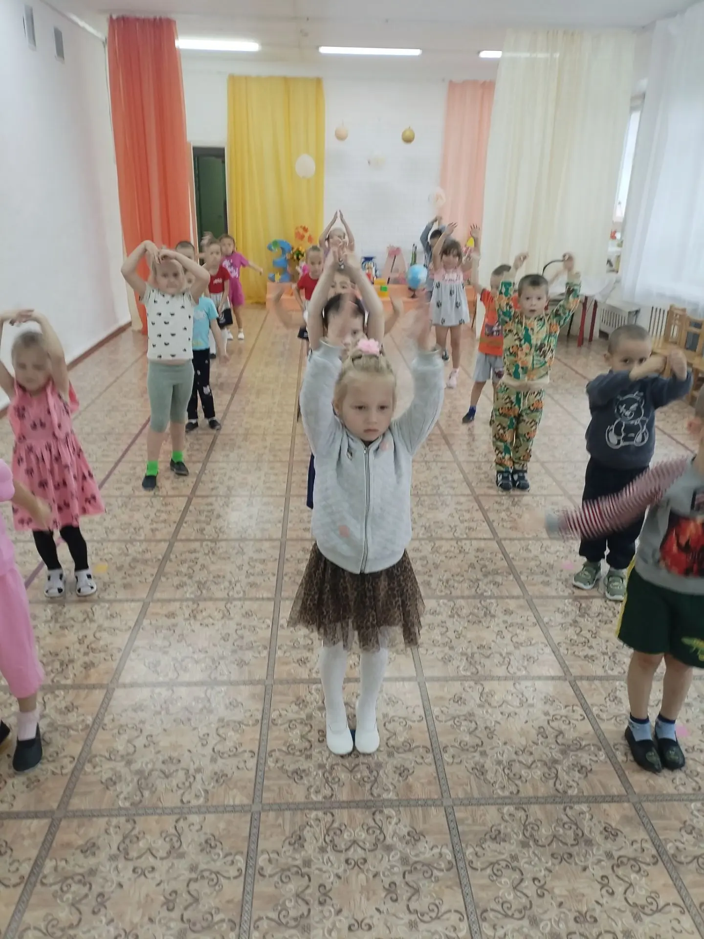 Утренняя зарядка в старшей группе