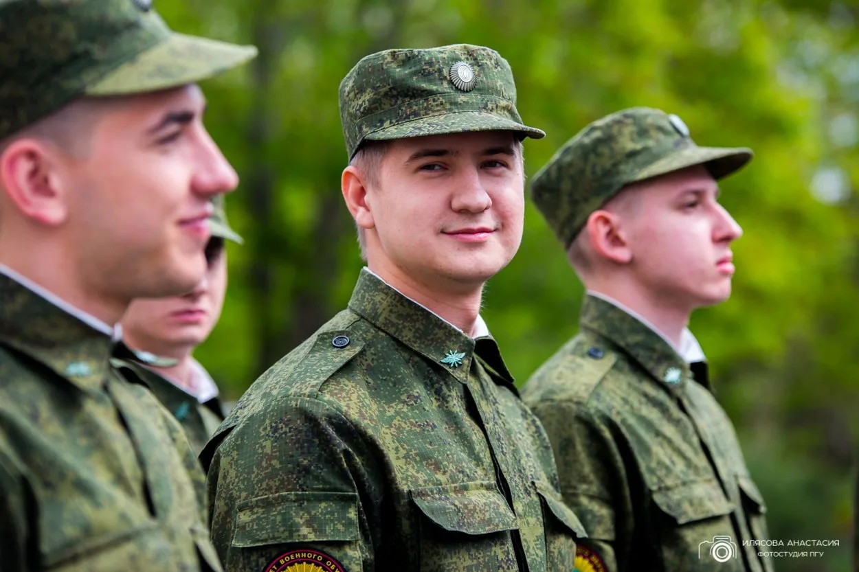 Поздравляем с 23 февраля и хотим пожелать силы, мужества и отваги! 😊