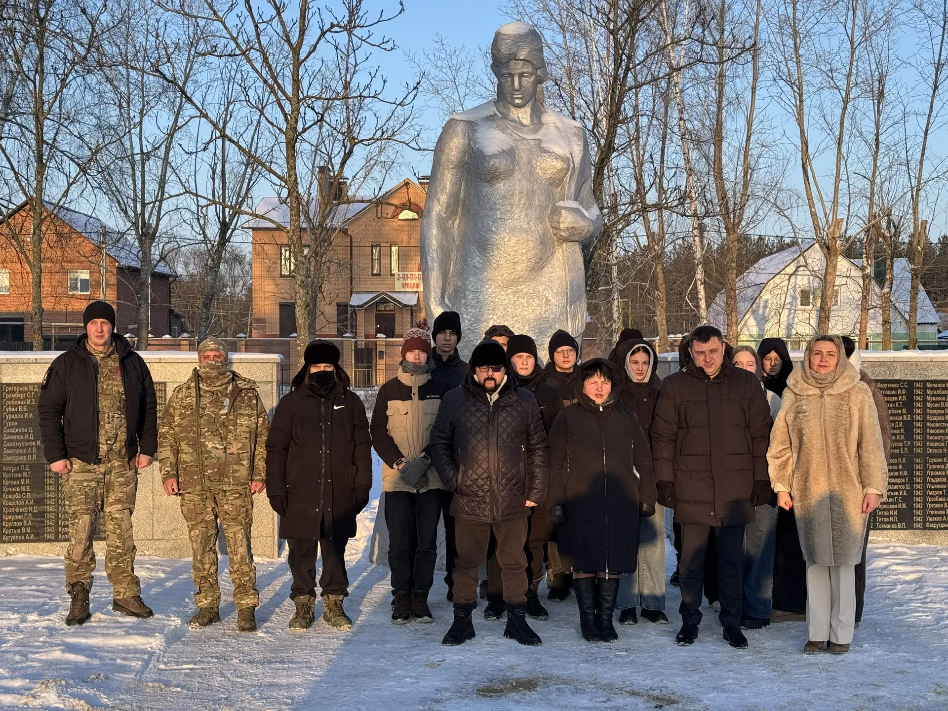 В преддверии Дня Освобождения Воронежа, учащиеся МБОУ ООШ 96 провели торжественный мити...