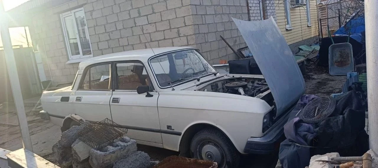Один хозяин. Номера СССР. 
Прошу 150т.р. Торг.
89280426654