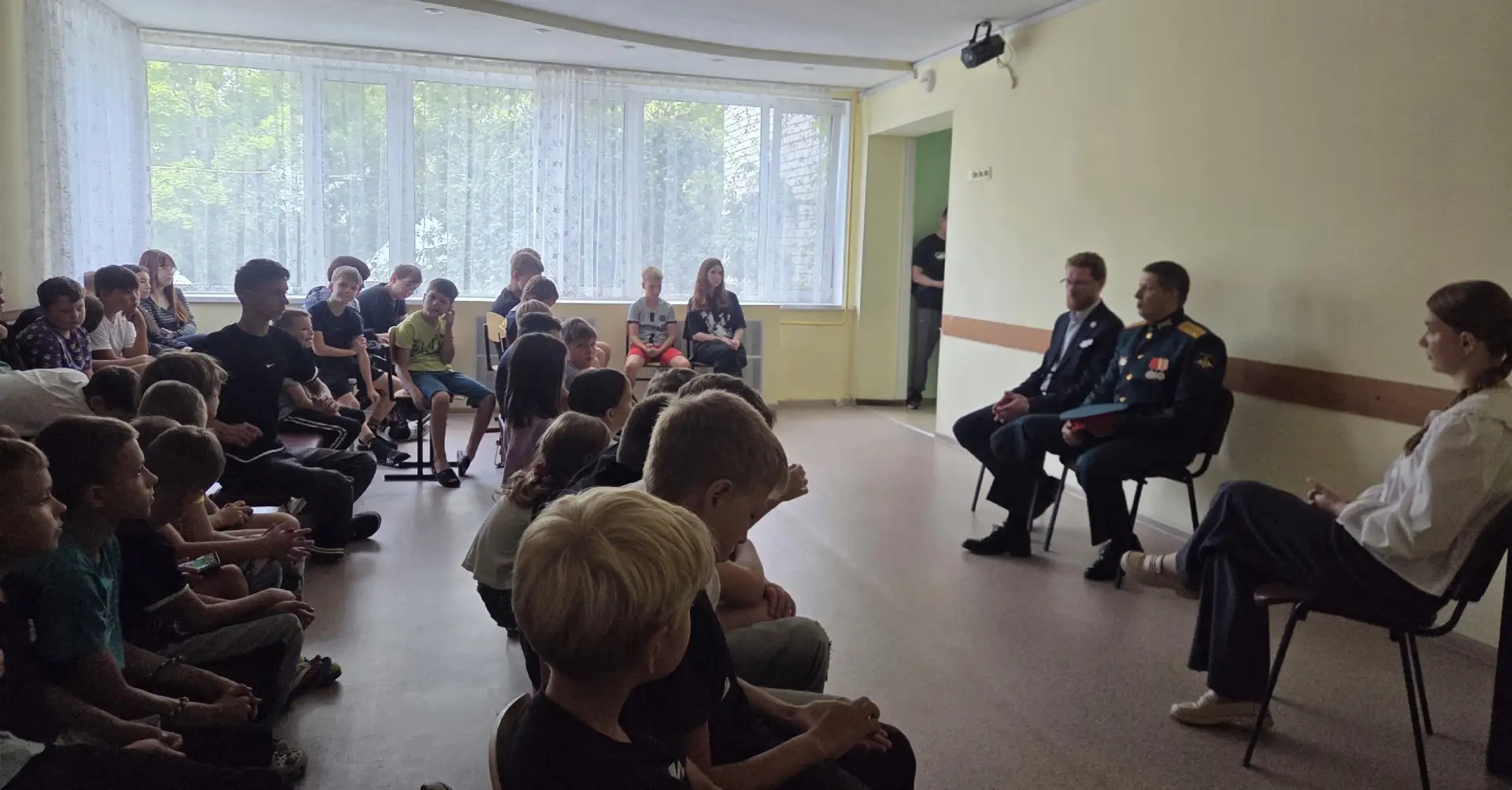 Сегодня в лагере прошел по-настоящему живой "Диалог с героями": ребята из смены встрети...