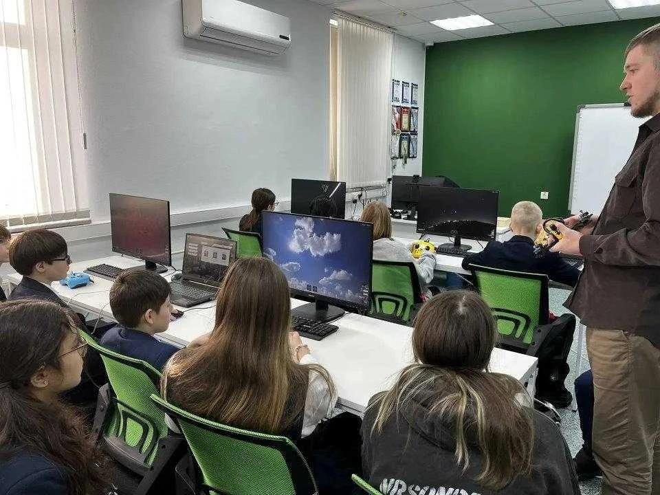 📸 Небольшой фотоотчет с проекта «Прикоснись к профессии».  🔥Напомним, что в рамках деловой программы