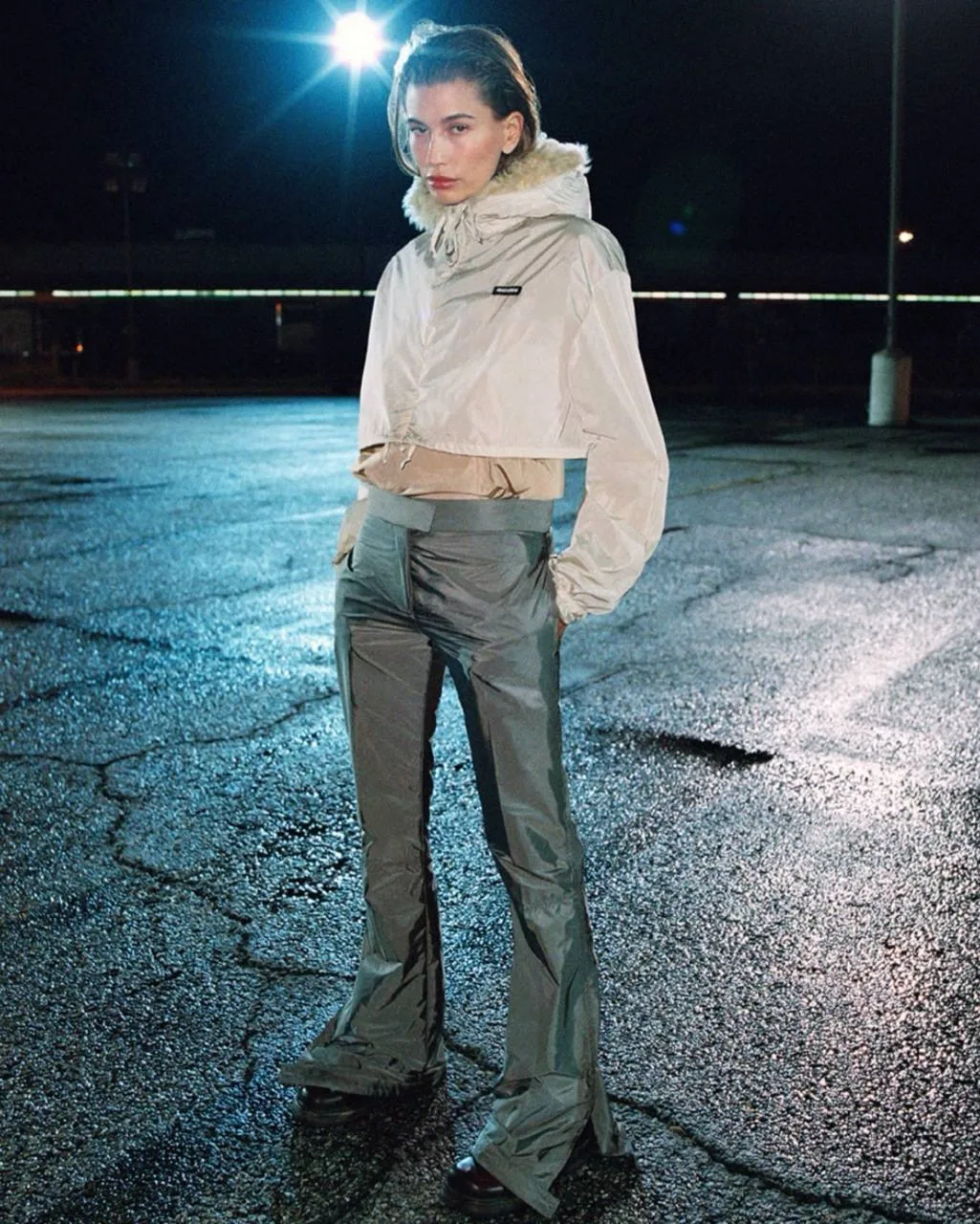 Стильная Хейли Бибер для бренда Miu Miu